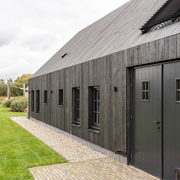 maison-de-grange-bois-brule